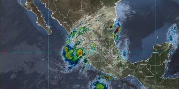Se informa que tormenta tropical toca tierra en Colima