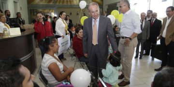 Inauguran consultorio de rehabilitación y terapia física para menores con cáncer