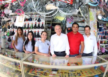 Gobernador entrega obras en escuelas de la Zona Metropolitana de SLP