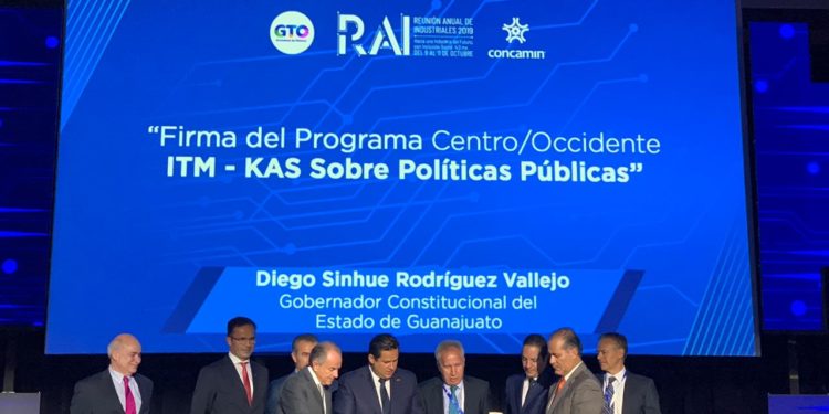 Gobernadores de alianza centro-bajío-occidente realizan panel de ventajas y oportunidades