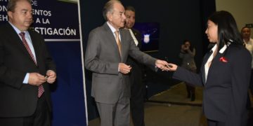 Entregan reconocimientos a 35 integrantes de la Policía de Investigación de la FGE
