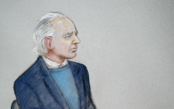 Comparece Julian Assange en Corte de Londres