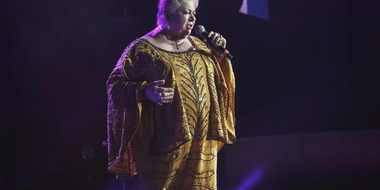 A través de video Paquita la del Barrio asegura que está fuera de peligro