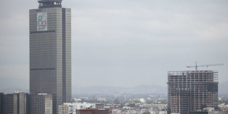 Según Hacienda, Pemex refinancia pasivos por más de 20 mil mdd