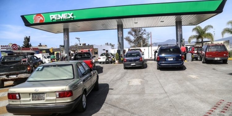A partir de mañana se pagará más al cargar gasolina Magna y diésel