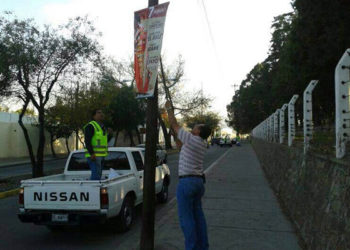 Continúa retiro de publicidad no autorizada