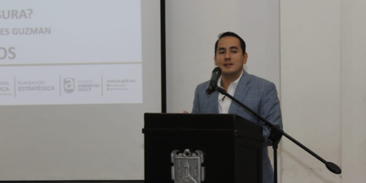Se realizan conferencias sobre residuos sólidos urbanos, agua y energía