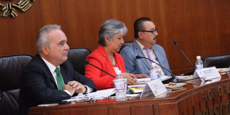 Titular de SEGE comparece y  destaca inversión para la mejora de planteles educativos