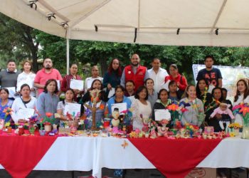 Gobierno del Estado capacita artesanos en Santa María del Río