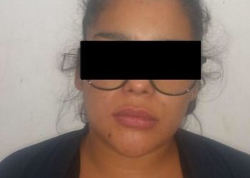 Aseguran a mujer acusada de robo