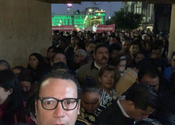 Xavier Nava protesta frente a Palacio Nacional por reducción de presupuesto