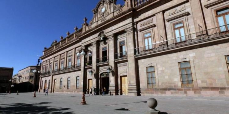 Grandioso “puentazo” a burócratas