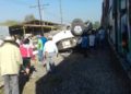 Por intentar ganarle al tren, chófer de autobús provoca accidente en Querétaro; 9 muertos