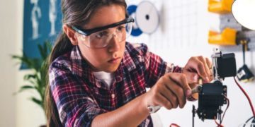 Más espacios para mujeres en el campo de la ciencia y tecnología
