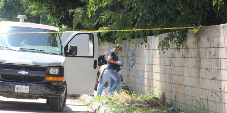 Detienen a dos sujetos con la cabeza humana; más tarde localizaron el cuerpo
