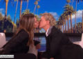 Ellen DeGeneres y Jennifer Aniston se besan en la boca
