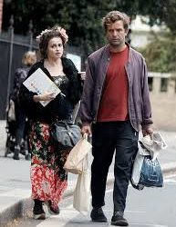Helena Bonham presume pareja 21 años menor