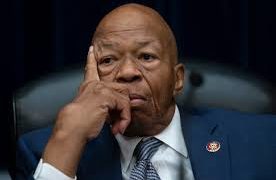 Muere figura clave de juicio político contra Trump