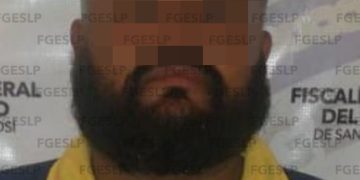 Lo detienen por las placas y lo arrestan por posesión de drogas
