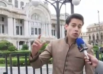 Van llegando fans de José José al Palacio de Bellas Artes