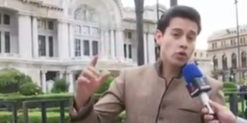 Van llegando fans de José José al Palacio de Bellas Artes