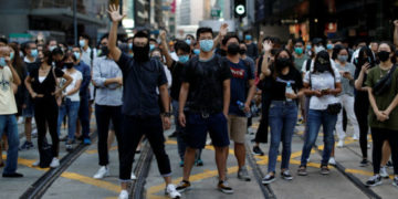 Prohíben marchar con máscaras en Hong Kong