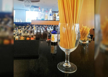 En Italia están empezando a usar sorbetes hechos de pasta