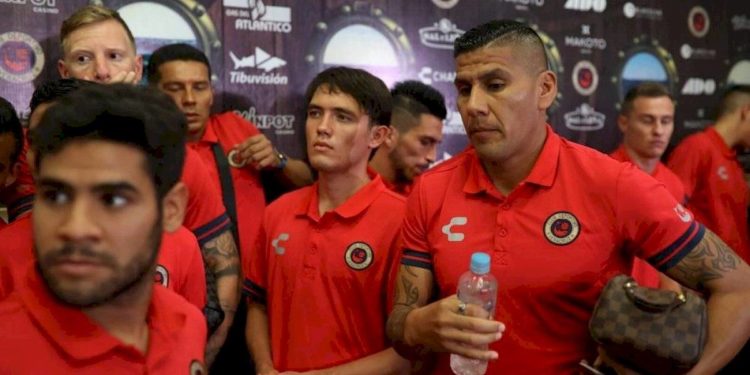 Por falta de pago reclaman siete jugadores del Veracruz