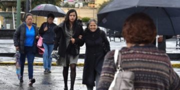 Prevén lluvias con intervalos de chubascos en México