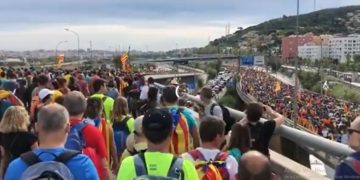 #VIDEO Miles de independentistas colapsan Cataluña con huelga