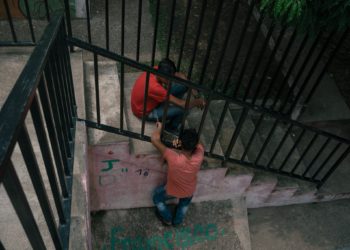 Niños migrantes que cruzan solos la frontera surge de la desesperación