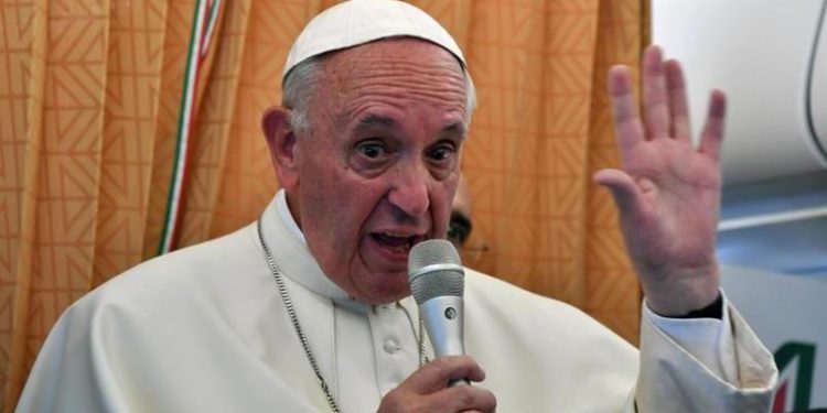 Analiza el Papa Francisco si hombres casados pueden ser sacerdotes