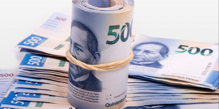 Peso “se descuida” a la espera de noticias del PIB