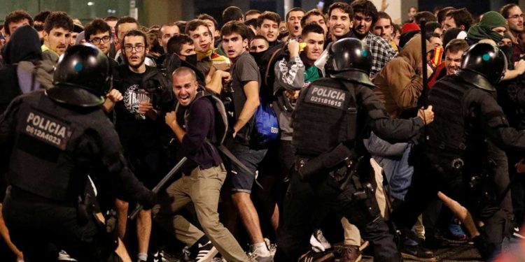 Siguen protestas por separatistas catalanes; van 170 heridos