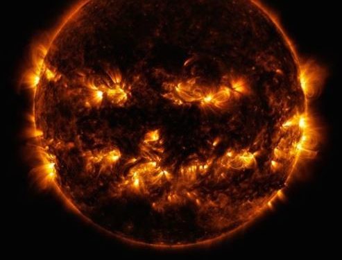 NASA comparte  fotografía del sol en forma de calabaza