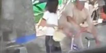 Hombre mayor que besa y manosea a niña en Oaxaca, es exhibido en redes