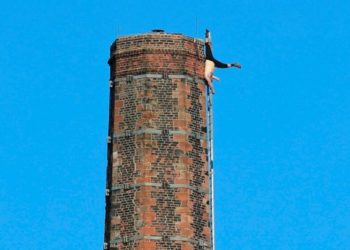 Fallece hombre en chimenea atrapado por más de 12 horas