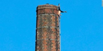 Fallece hombre en chimenea atrapado por más de 12 horas