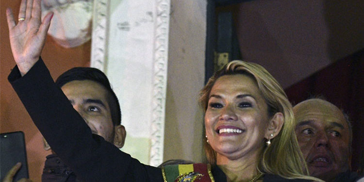Jeanine Áñez convocará a elecciones generales en Bolivia