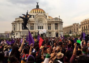 Miles en contra de la violencia hacia la mujer