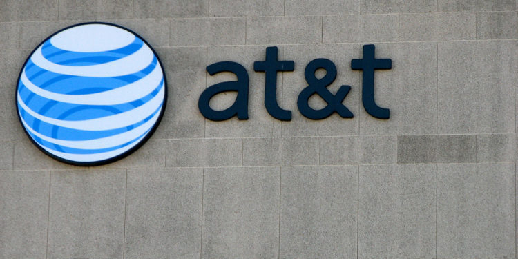 Profeco alerta a clientes de AT&T cargos indebidos