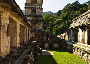 Chiapas: Evacuan familias por alerta de tsunami