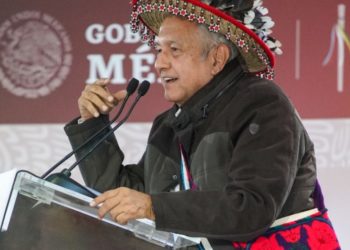 Ustedes me califican si vamos bien o estamos atrasados, plantea AMLO a duranguenses