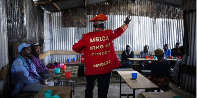 El ‘rey de los condones de África’ y su incansable lucha contra el VIH