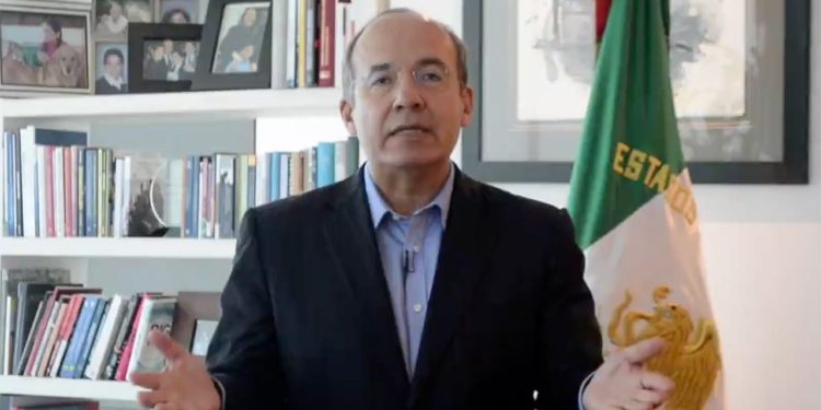 Felipe Calderón reclama a AMLO