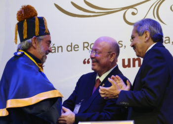 Recibe Graue Honoris Causa por la Universidad Ricardo Palma de Perú