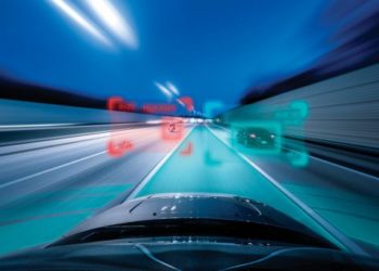 Automovilistas usarán asistentes de voz en los siguientes años