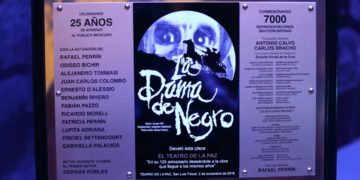 Celebran 25 años de “La dama de negro” en el Teatro de la Paz
