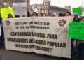Trabajadores del Seguro Popular exigen soluciones en Palacio Nacional