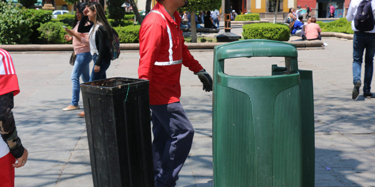 Recolectan más de 4 toneladas de basura en el Centro